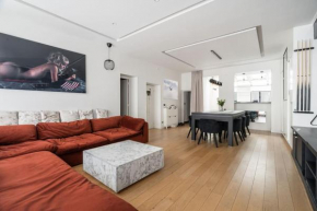 An Ideal Apartment in Marais Area